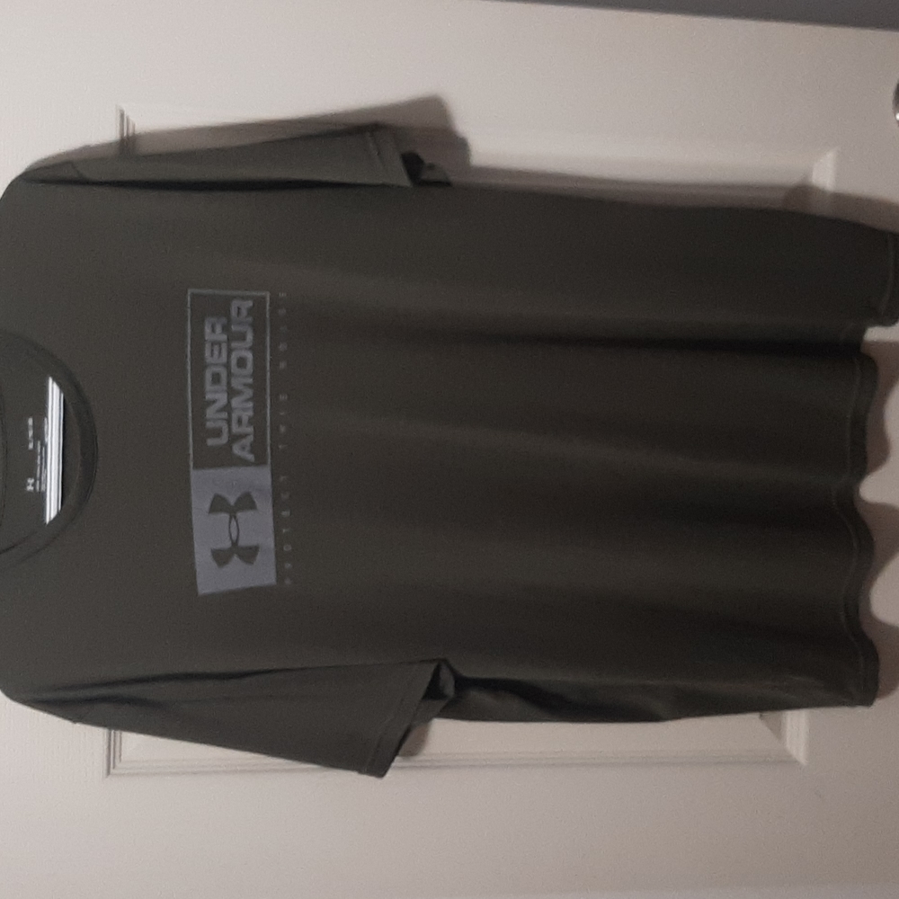 UA gym t shirt